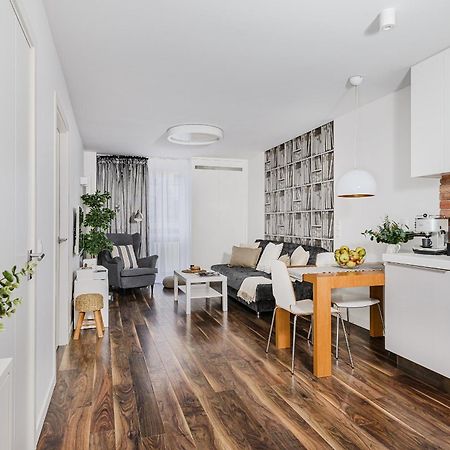 Grzybowska P&O Serviced Apartments Varsovia Exterior foto